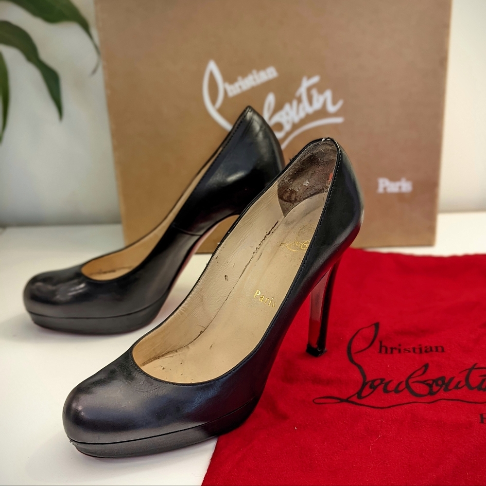 Christian Louboutin Black Pumps Size 38